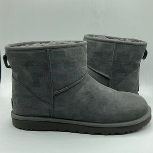 UGG Men's Sheepskin Charcoal Logo